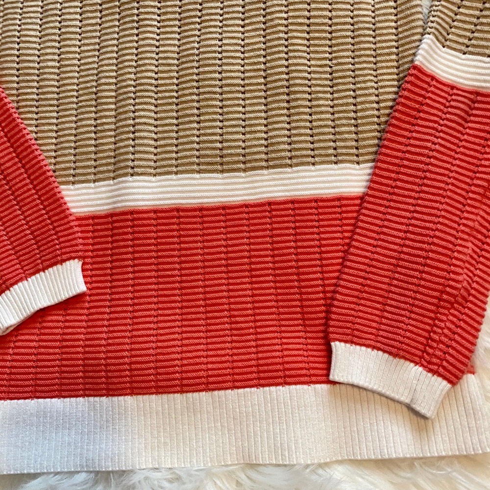 *SOLD*Stunning Calvin Klein Top - Picture 2 of 6